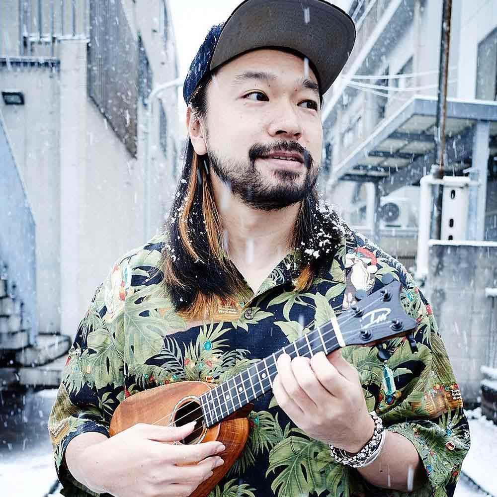 エバラ健太によるウクレレ・インストアライブ