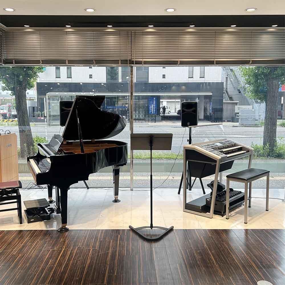 お店で演奏しちゃおう！ 店頭ミニコンサート