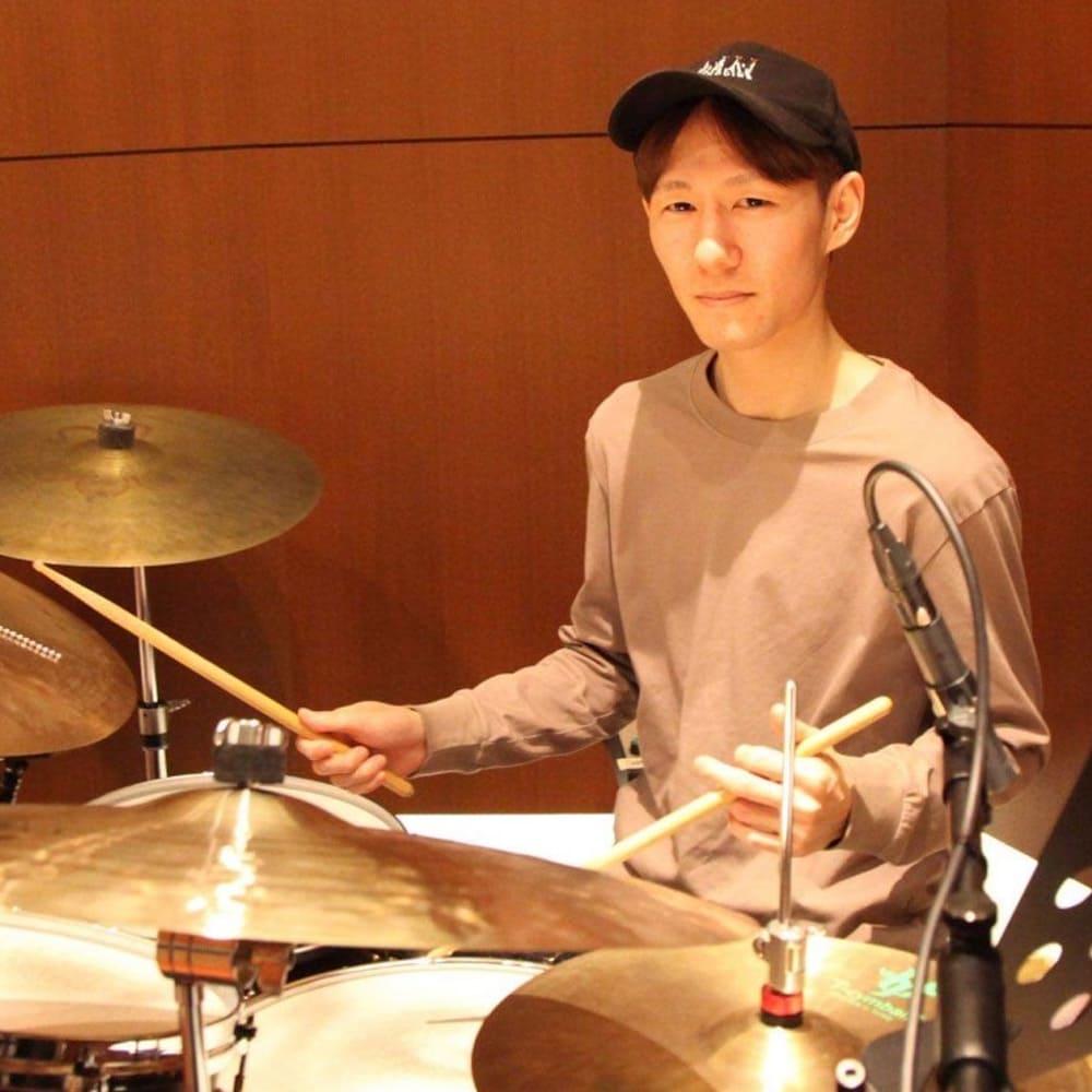 三宅 昌徳（ドラム）