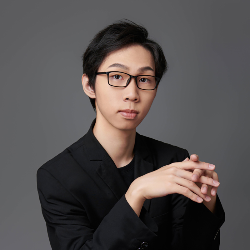 李 天佑(リ・テンヨウ)(ピアノ)