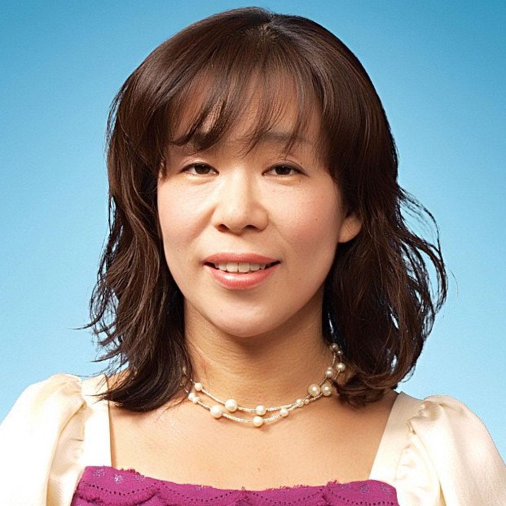 宮崎 智子（ヤマハピアノデモンストレーター）