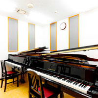 ピアノ レッスンルーム1