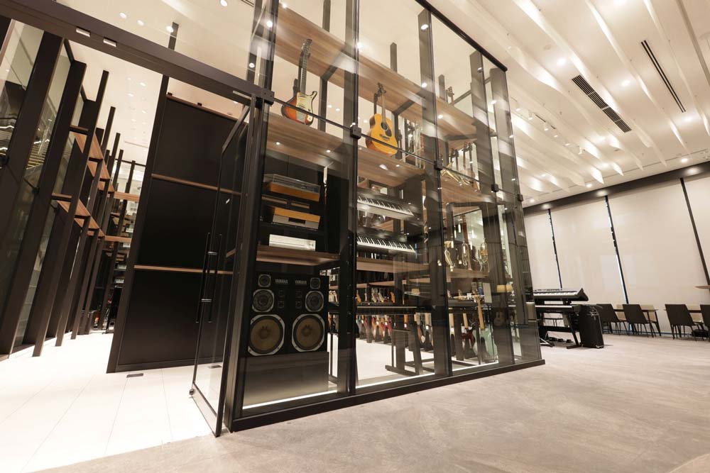 MUSIC SHOWCASE ~展示コレクション~ MUSIC SHOWCASE ~展示コレクション~