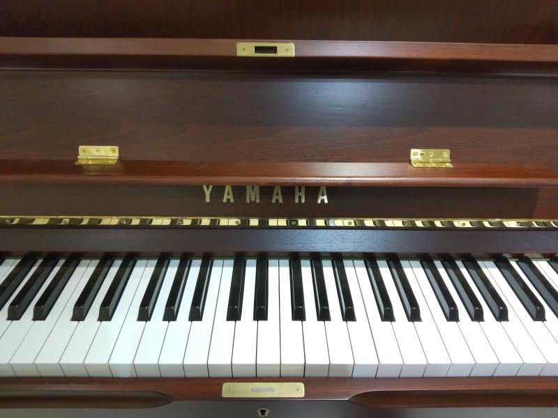 中古 ヤマハ  アップライトピアノ  W110BS