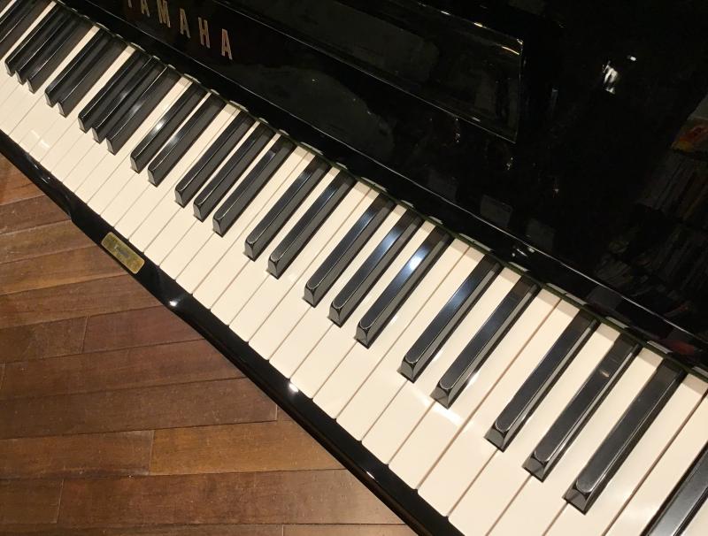 中古 ヤマハ  アップライトピアノ  U1A