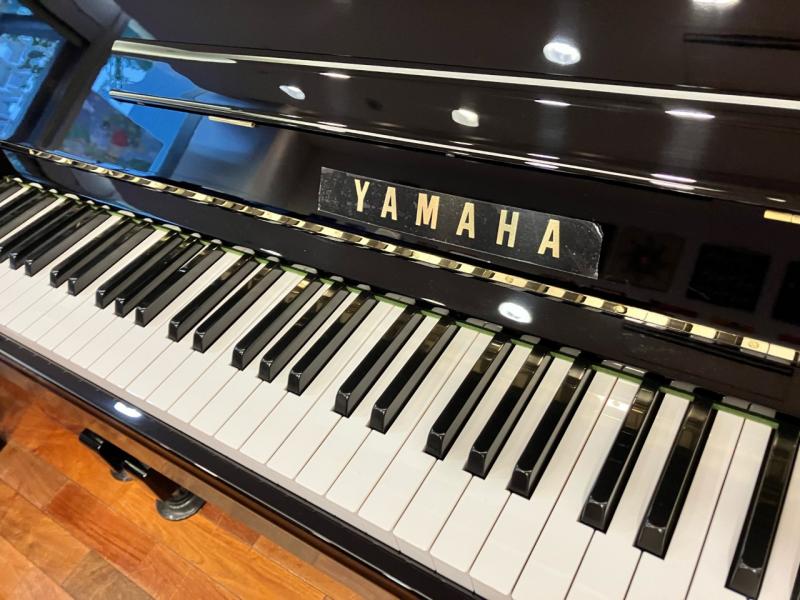 中古 ヤマハ  アップライトピアノ  MC301