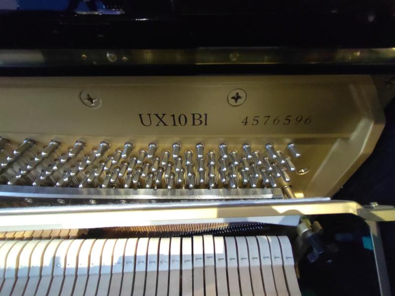 中古 ヤマハ アップライトピアノ UX10BL
