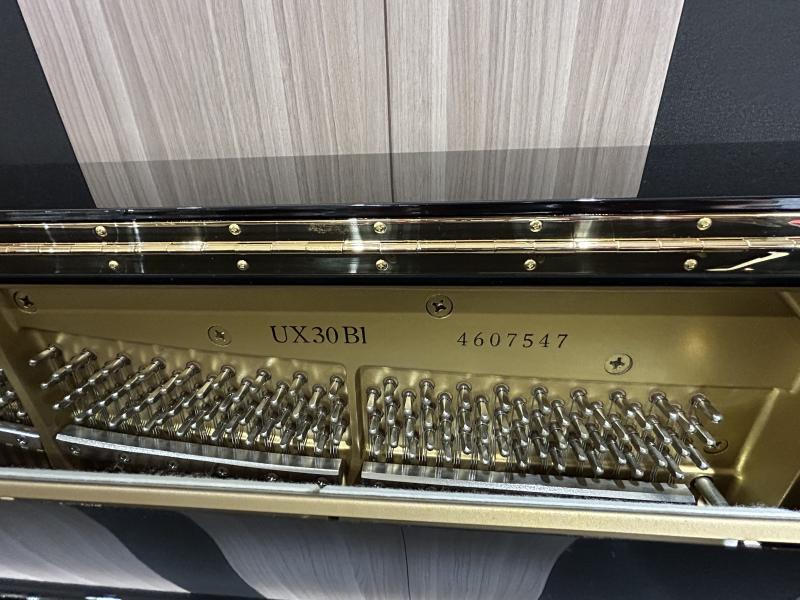 中古 ヤマハ  アップライトピアノ  UX30BL