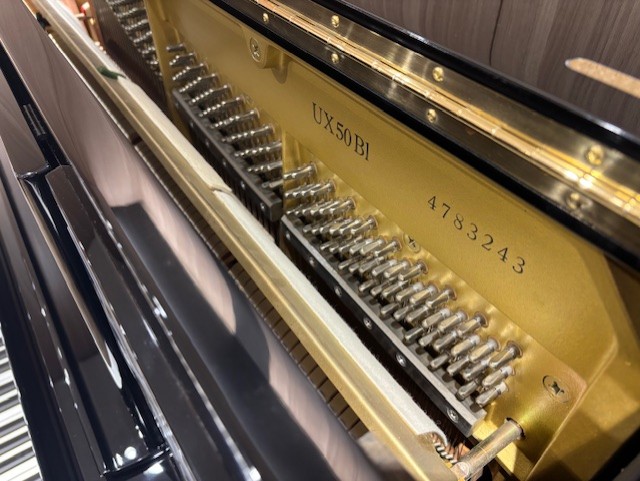 中古 ヤマハ  アップライトピアノ  UX50BL