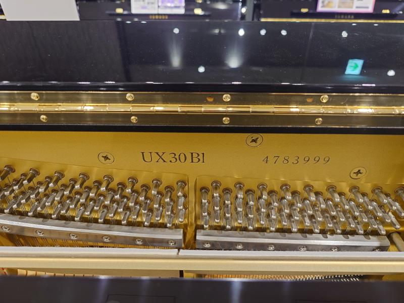 中古 ヤマハ  アップライトピアノ  UX30BL