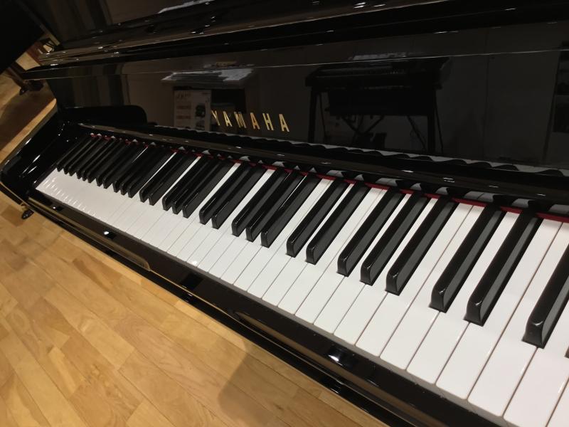 中古 ヤマハ  アップライトピアノ  UX30BL
