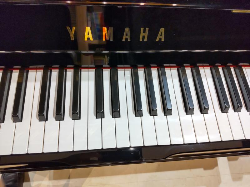 中古 ヤマハ  アップライトピアノ  U10A