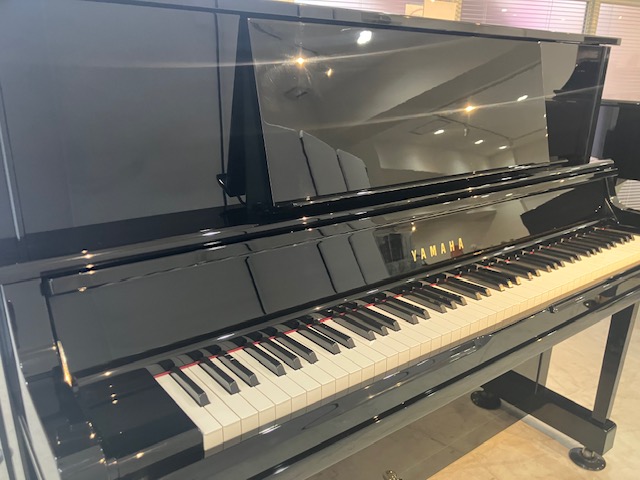 中古 ヤマハ  アップライトピアノ  UX10A