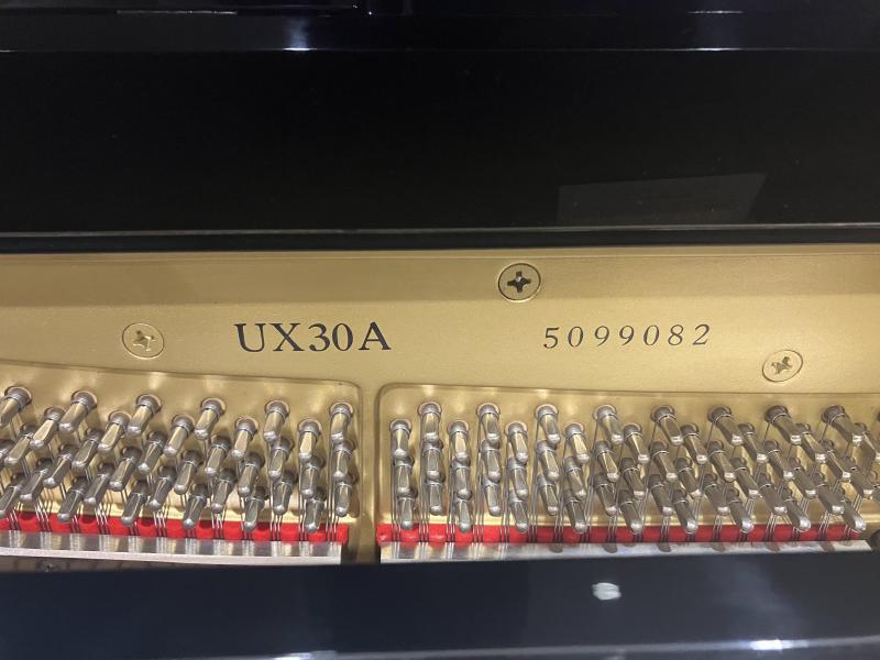 中古 ヤマハ  アップライトピアノ  UX30A