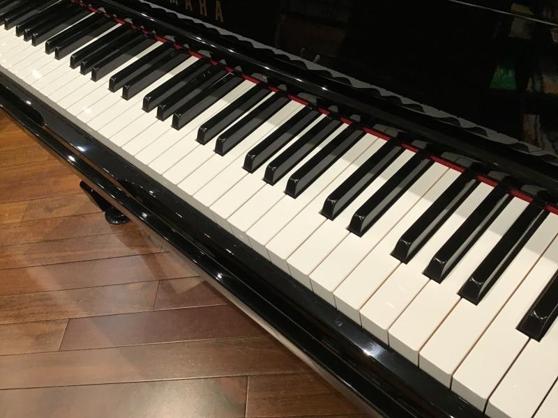 中古 ヤマハ  アップライトピアノ  UX30A
