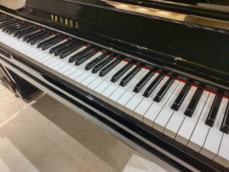 中古 ヤマハ  アップライトピアノ  UX30A