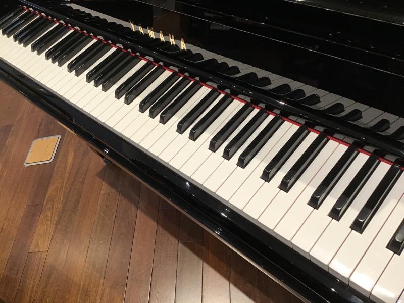 中古 ヤマハ  アップライトピアノ  UX30A
