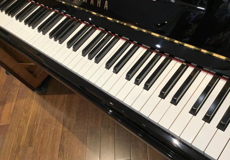 中古 ヤマハ  アップライトピアノ  U30A