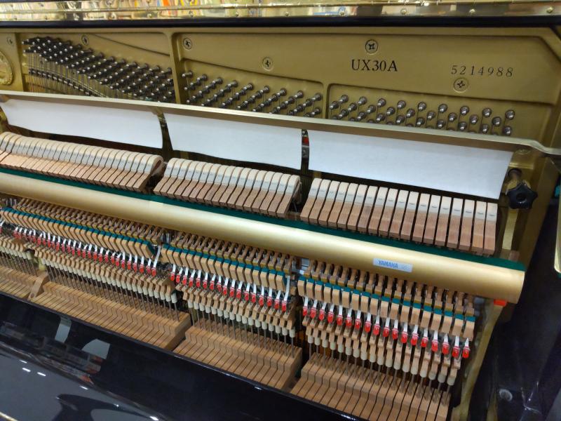 中古 ヤマハ  アップライトピアノ  UX30A
