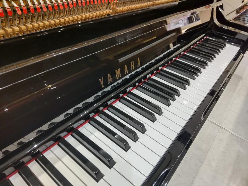 中古 ヤマハ  アップライトピアノ  UX30A