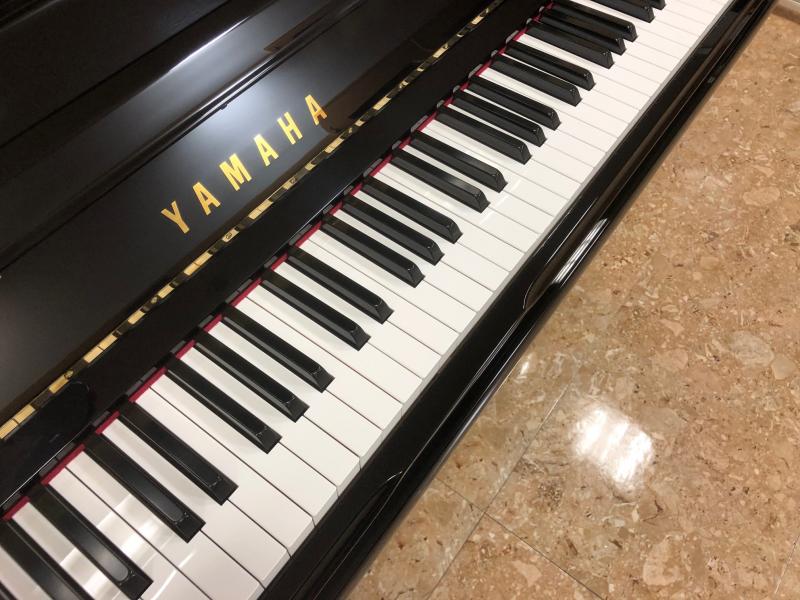 中古 ヤマハ  アップライトピアノ  U30A