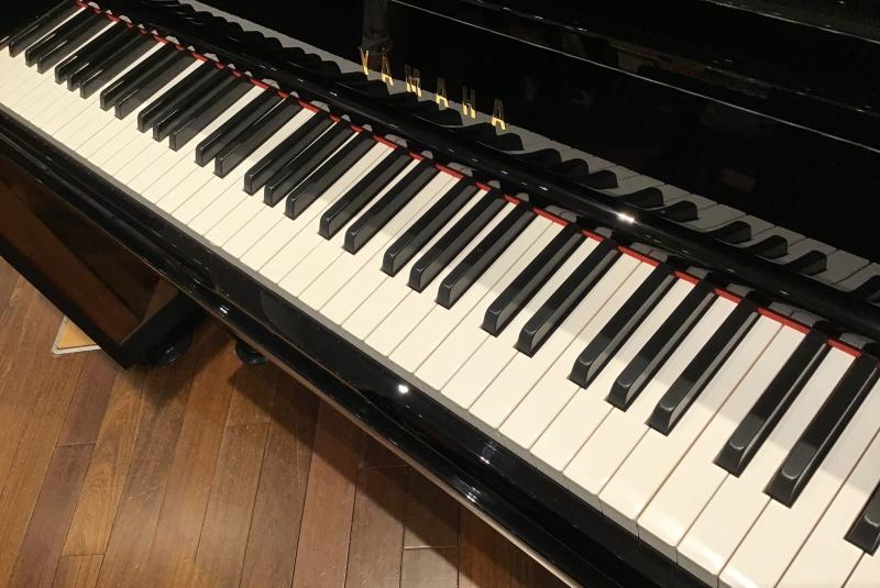 中古 ヤマハ  アップライトピアノ  UX30A