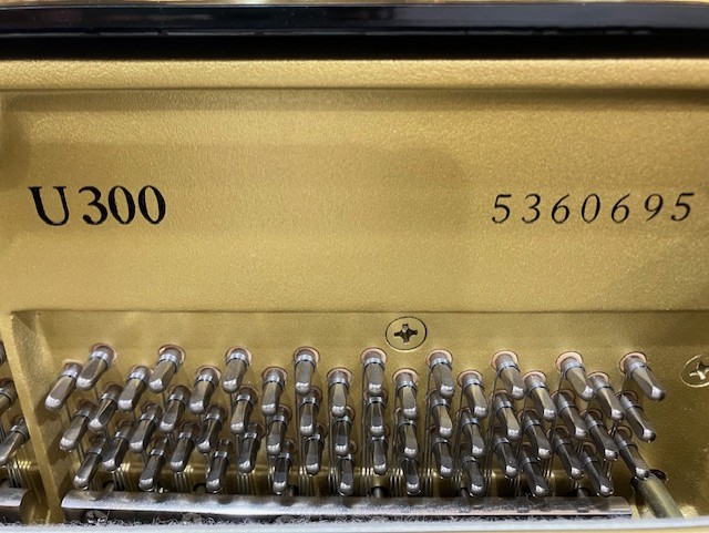 中古 ヤマハ  アップライトピアノ  U300