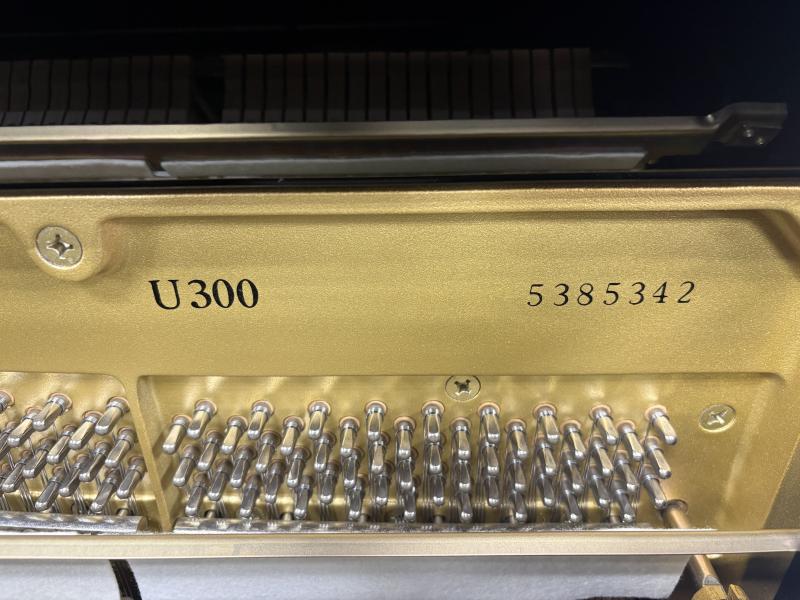 中古 ヤマハ  アップライトピアノ  U300
