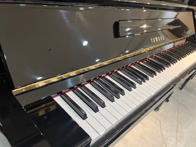 中古 ヤマハ  アップライトピアノ  U300