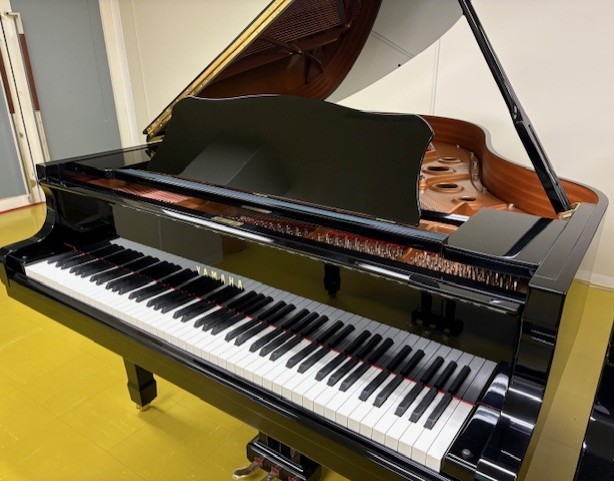 中古 ヤマハ グランドピアノ C3