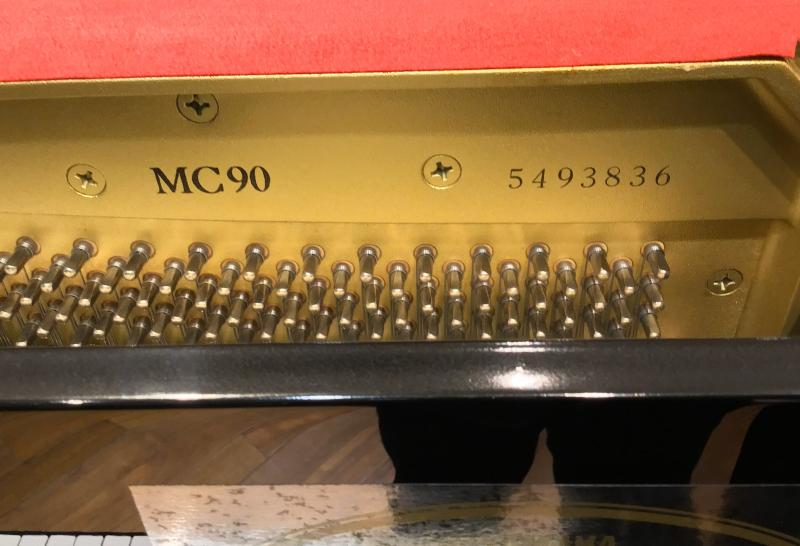 中古 ヤマハ  アップライトピアノ  MC90