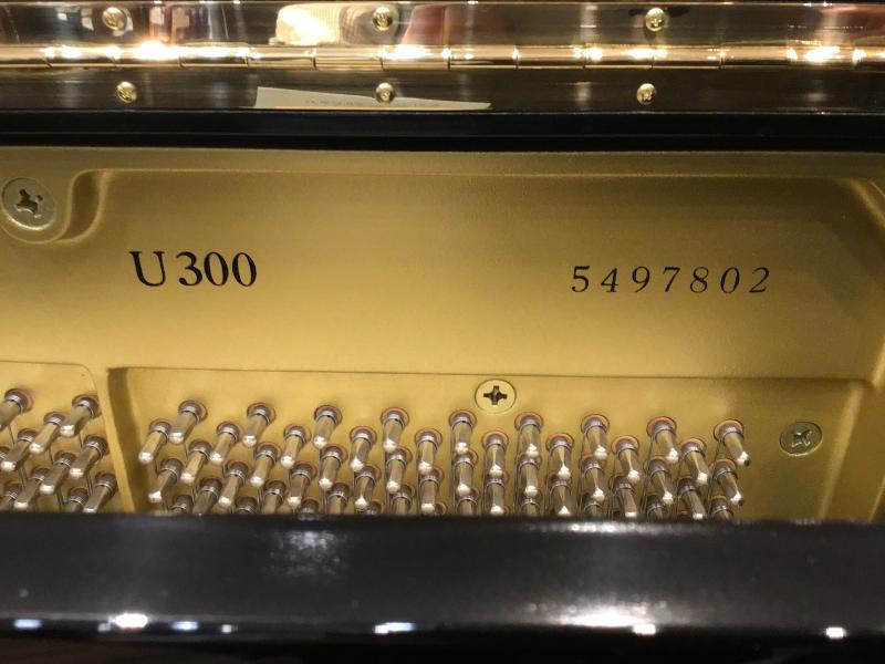 中古 ヤマハ  アップライトピアノ  U300