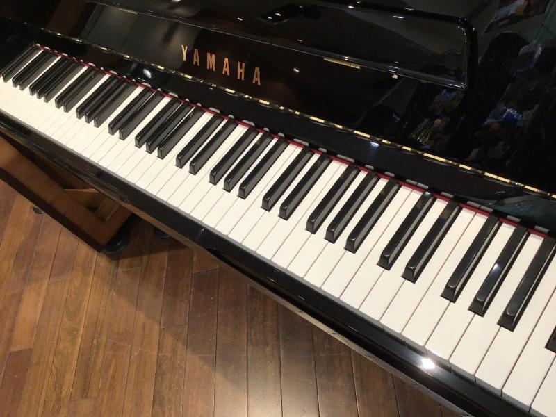 中古 ヤマハ  アップライトピアノ  U300