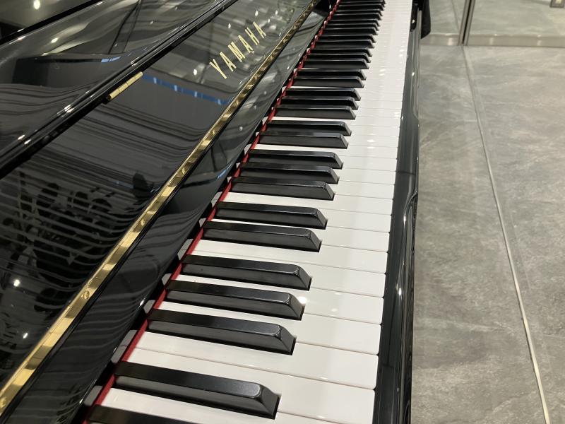 中古 ヤマハ  アップライトピアノ  U300
