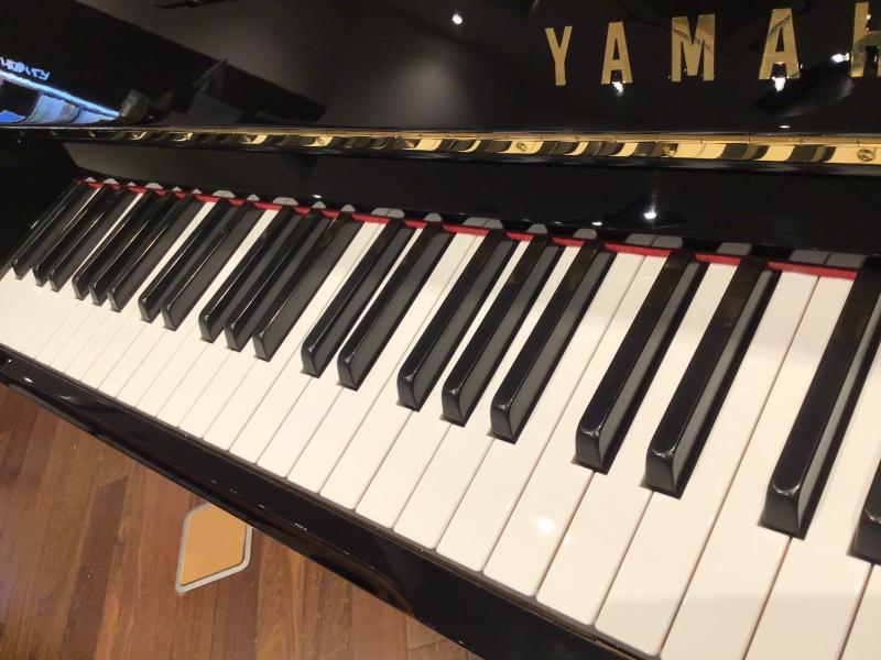 中古 ヤマハ アップライトピアノ U300