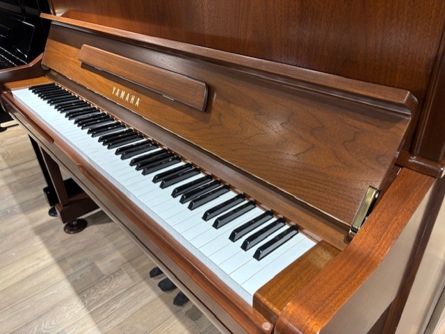 中古 ヤマハ  アップライトピアノ  YU1Wn