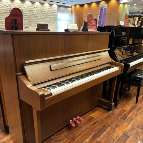 中古 ヤマハ  アップライトピアノ  YM11WN