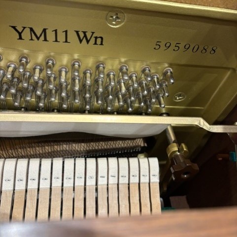 中古 ヤマハ  アップライトピアノ  YM11WN