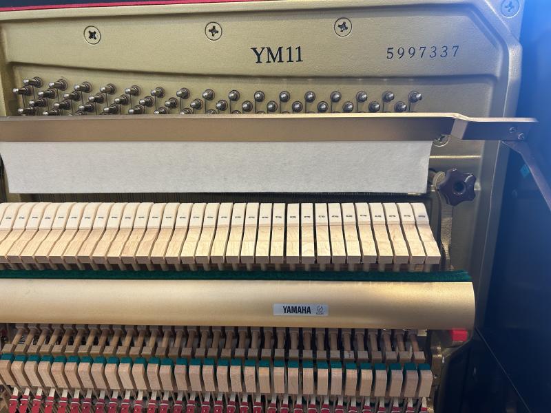 中古 ヤマハ  アップライトピアノ  YM11