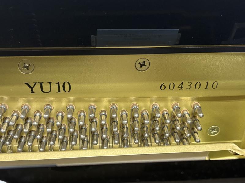 中古 ヤマハ  アップライトピアノ  YU10