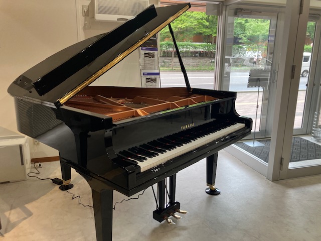 中古 ヤマハ グランドピアノ GC1SN