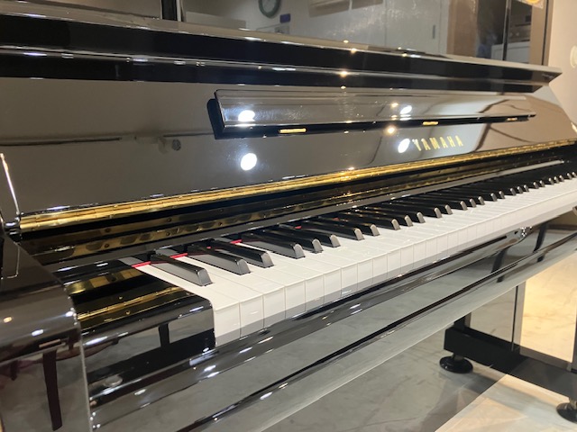中古 ヤマハ  アップライトピアノ  YU30
