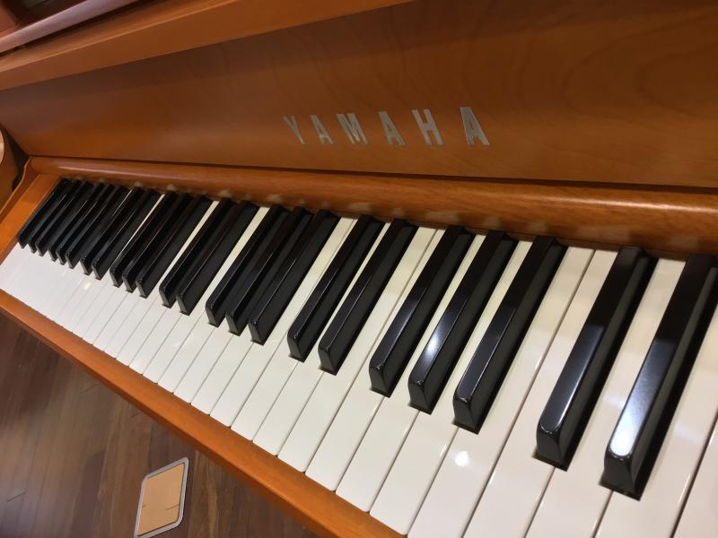 中古 ヤマハ  アップライトピアノ  MI201