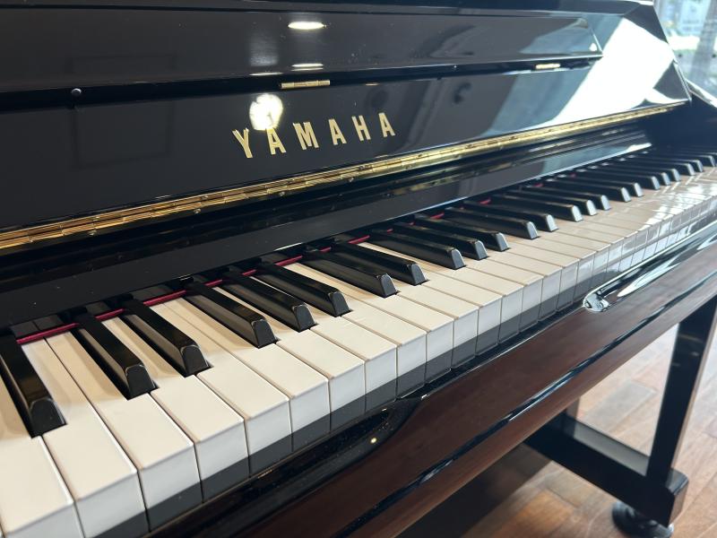 中古 ヤマハ  アップライトピアノ  YU10