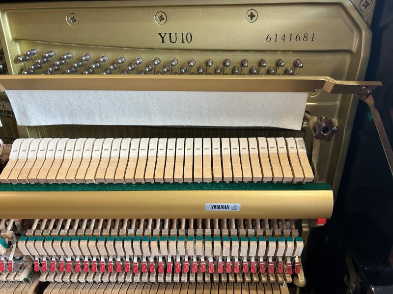 中古 ヤマハ  アップライトピアノ  YU10
