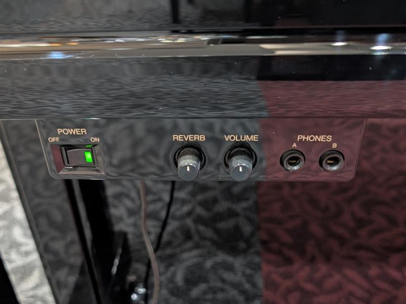 中古 ヤマハ  アップライトピアノ  YU11SD