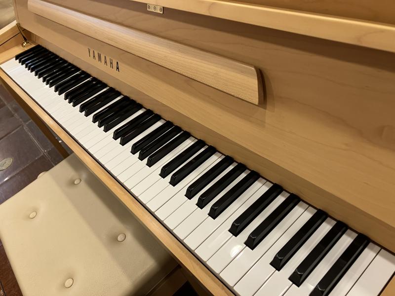 中古 ヤマハ  アップライトピアノ  MI102