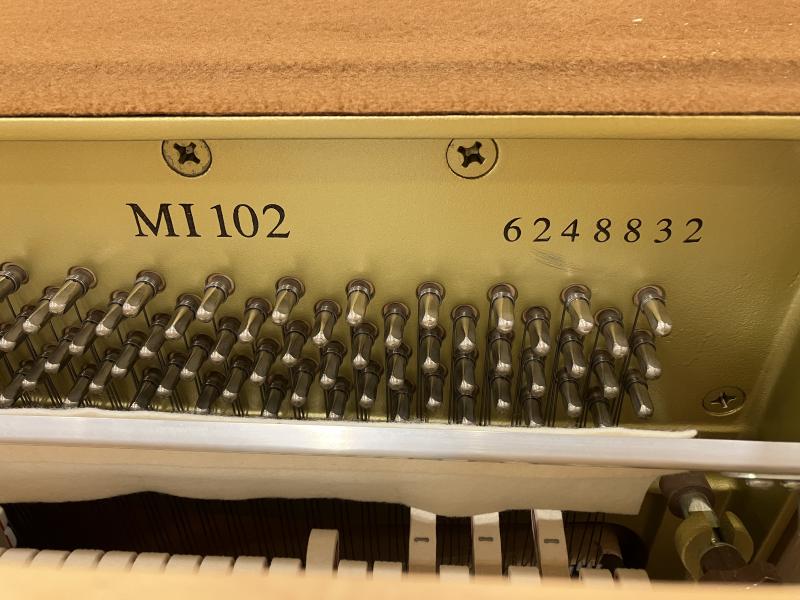 中古 ヤマハ  アップライトピアノ  MI102