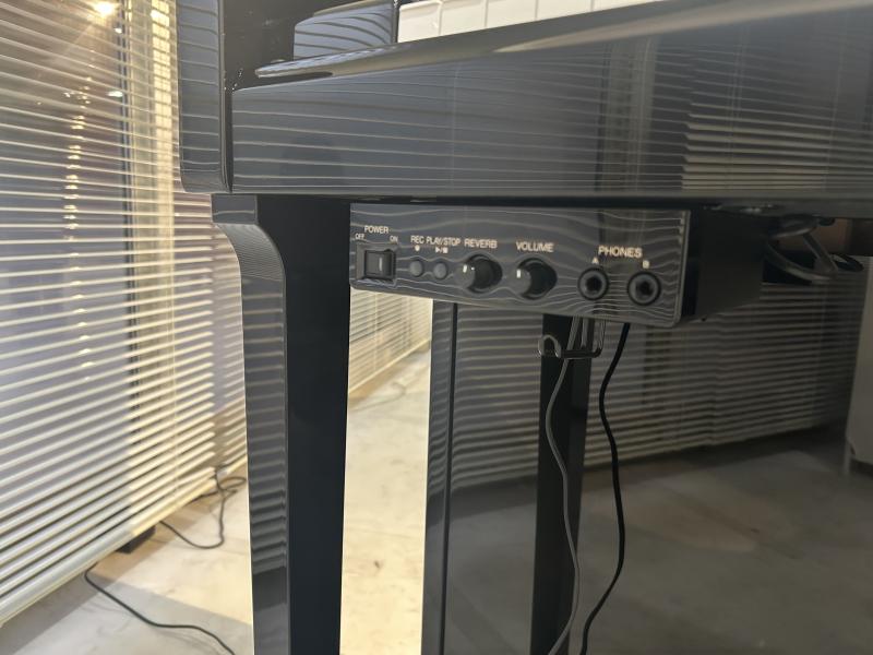 中古 ヤマハ  アップライトピアノ  YC1SG