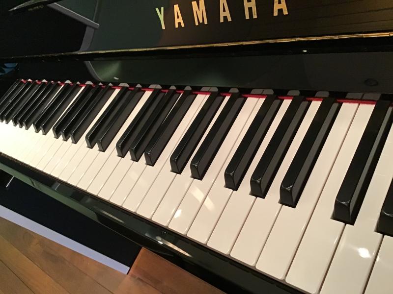 中古 ヤマハ アップライトピアノ YU33